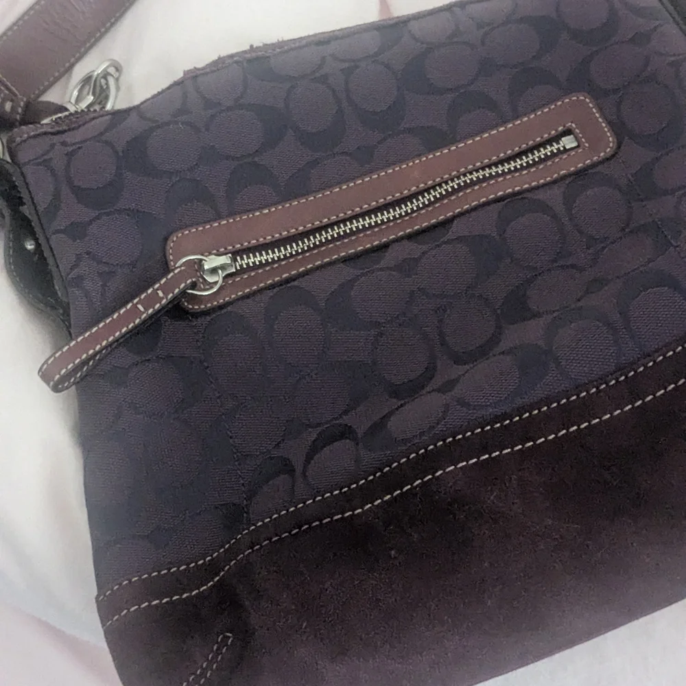 Coach Purple Signature Jacquard Crossbody Hobo Bag Suede Trim Front Zip Pocket - Picture 9 of 11